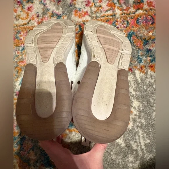 Nike Air Max 270 White/Burgundy Crush - Picture 3 of 4